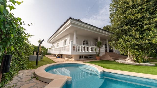 4 quarto Moradia para venda em El Chaparral - La Siesta - La Torreta, Torrevieja com piscina garagem - 890 000 € (Ref: 9461768)