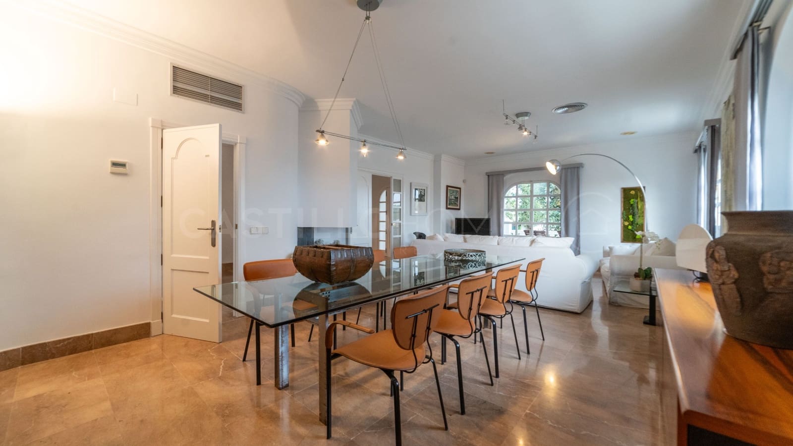 4 chambre Villa/Maison à vendre à Torrevieja avec piscine garage - 890 000 € (Ref: 9461768)