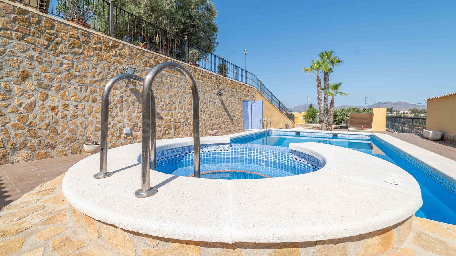 4 Zimmer Villa zu verkaufen in Bigastro mit Pool Garage - 454.900 € (Ref: 9461774)