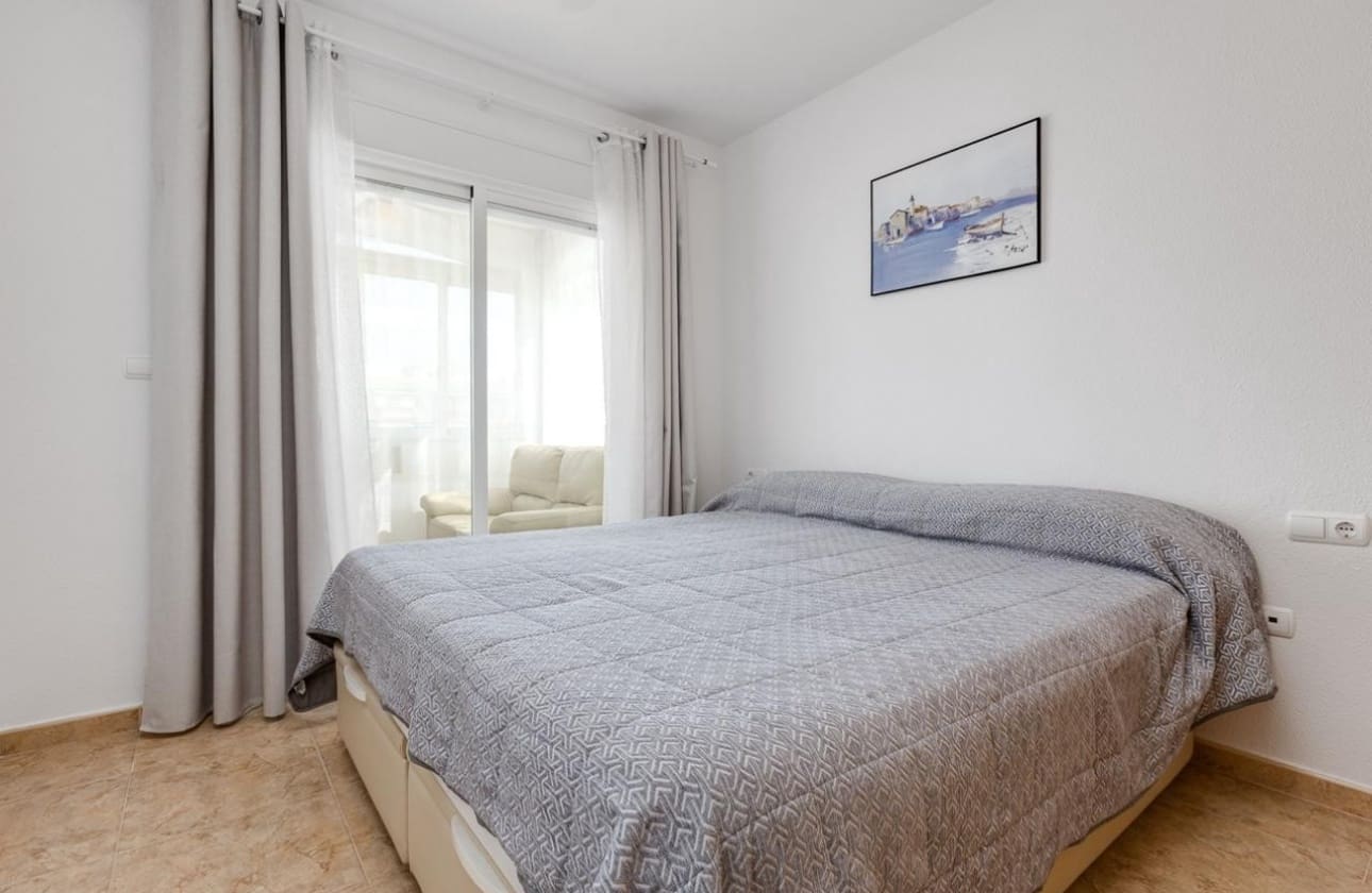 2 slaapkamer Appartement te koop in Torrevieja met zwembad - € 181.500 (Ref: 9525933)