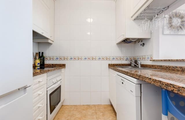 2 slaapkamer Appartement te koop in Torreblanca, Torrevieja met zwembad - € 181.500 (Ref: 9525933)