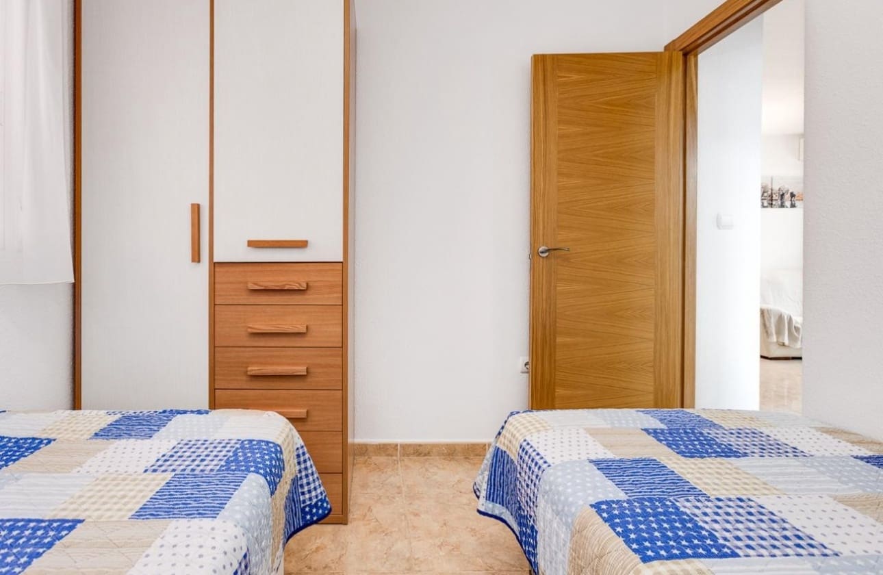 2 slaapkamer Appartement te koop in Torrevieja met zwembad - € 181.500 (Ref: 9525933)