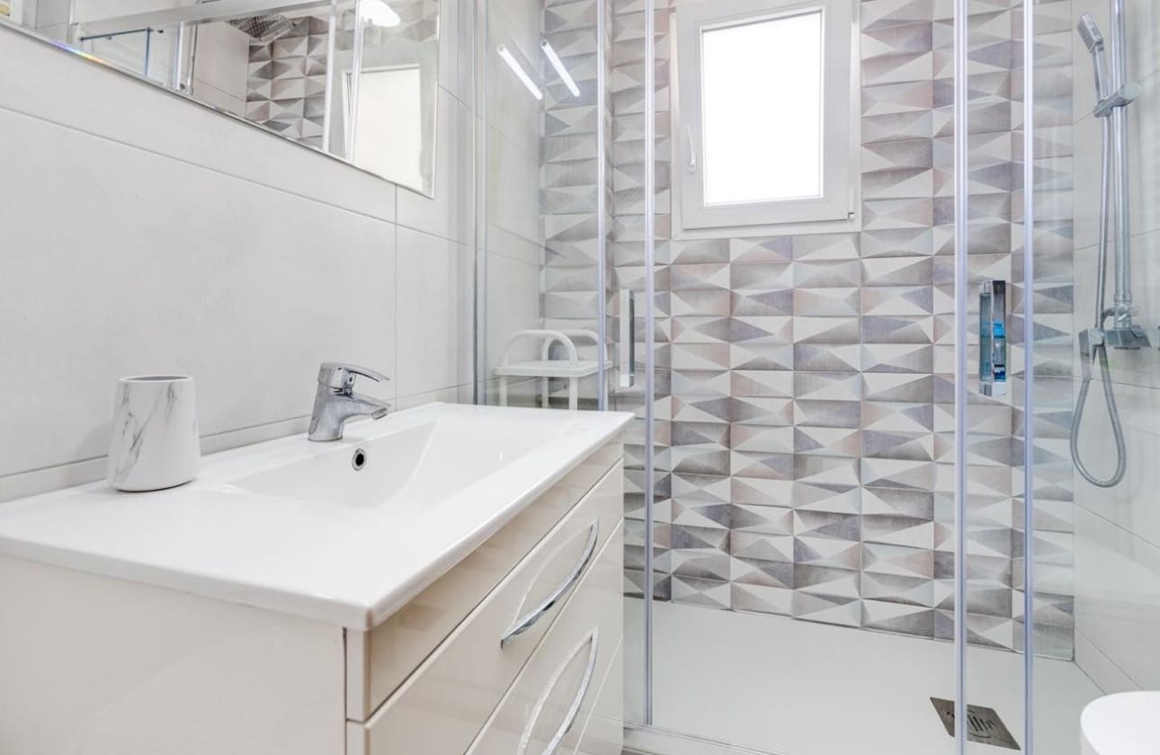 2 slaapkamer Appartement te koop in Torrevieja met zwembad - € 181.500 (Ref: 9525933)