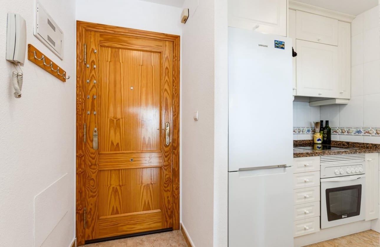 2 slaapkamer Appartement te koop in Torrevieja met zwembad - € 181.500 (Ref: 9525933)