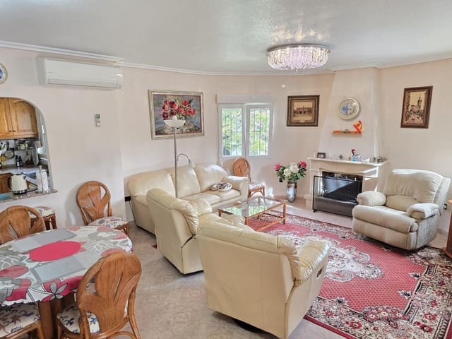 3 makuuhuone Huvila myytävänä paikassa Playa Flamenca, Orihuela mukana uima-altaan - 550 000 € (Ref: 9526631)