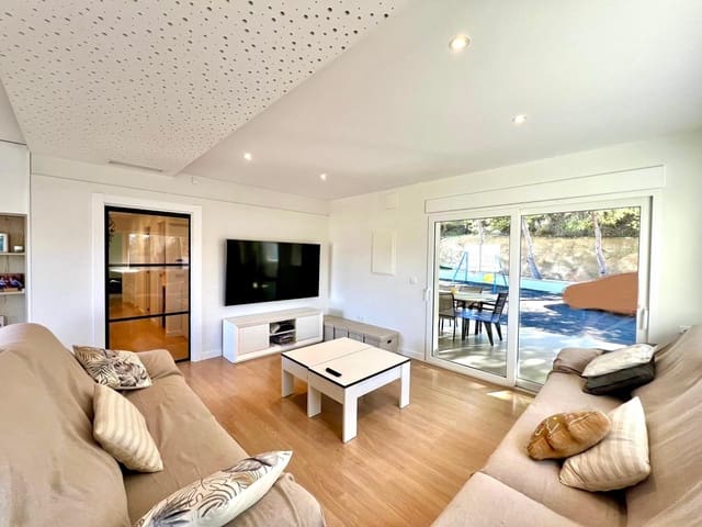 4 soverom Villa til salgs i Elda med svømmebasseng garasje - € 339 995 (Ref: 9526728)