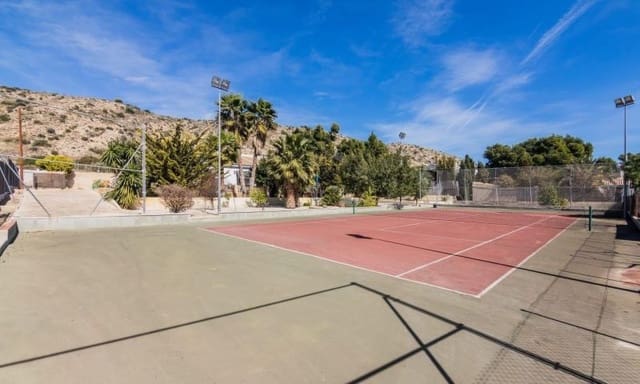 3 sovrum Villa till salu i Carrús Oest - El Toscar, Elche / Elx med pool - 550 000 € (Ref: 9526839)