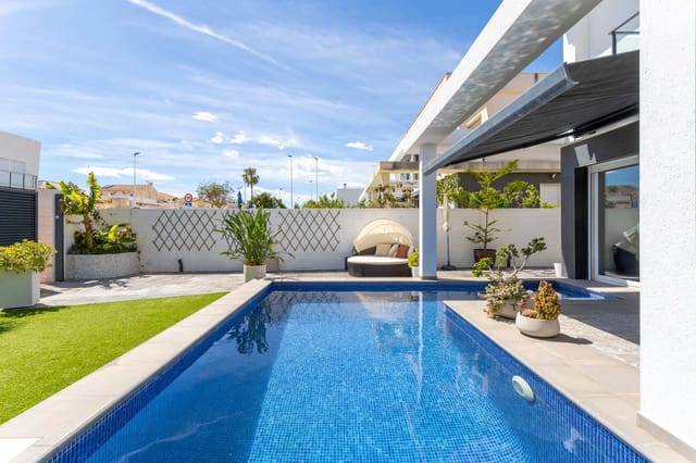 Chalet de 3 habitaciones en Gran Alacant, Santa Pola en venta con piscina garaje - 405.000 € (Ref: 9527004)