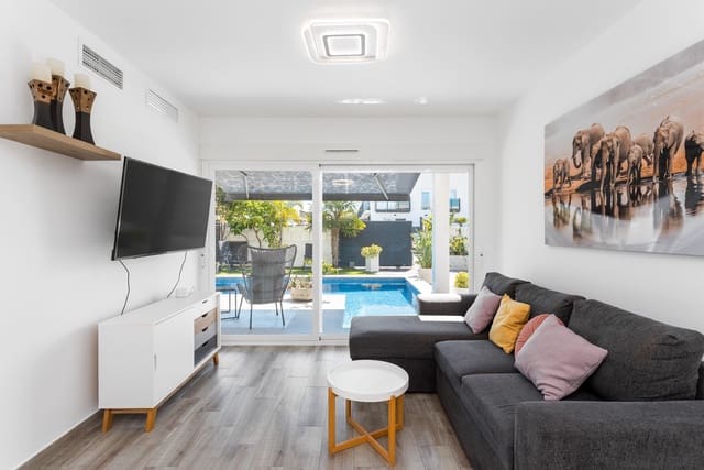 Chalet de 3 habitaciones en Gran Alacant, Santa Pola en venta con piscina garaje - 405.000 € (Ref: 9527004)