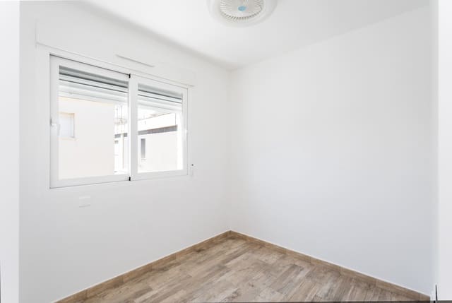 Chalet de 3 habitaciones en Gran Alacant, Santa Pola en venta con piscina garaje - 405.000 € (Ref: 9527004)