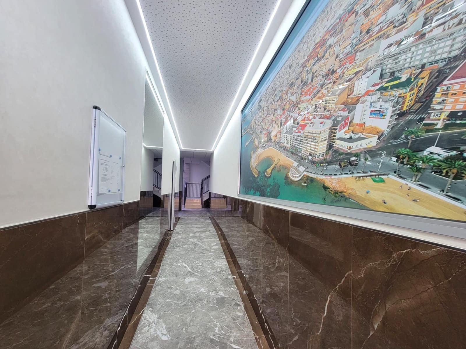 3 soveværelse Lejlighed til salg i Torrevieja med swimmingpool - € 375.000 (Ref: 9527030)