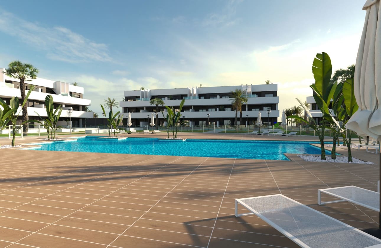 2 slaapkamer Penthouse te koop in Guardamar del Segura met zwembad - € 251.000 (Ref: 9528392)