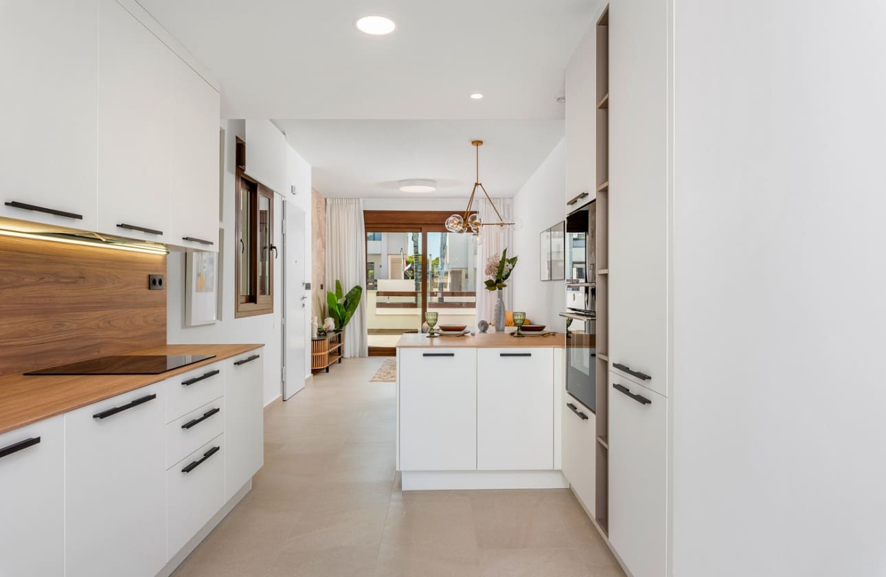 2 bedroom Bungalow for sale in Torrevieja with pool - € 285,000 (Ref: 9529513)