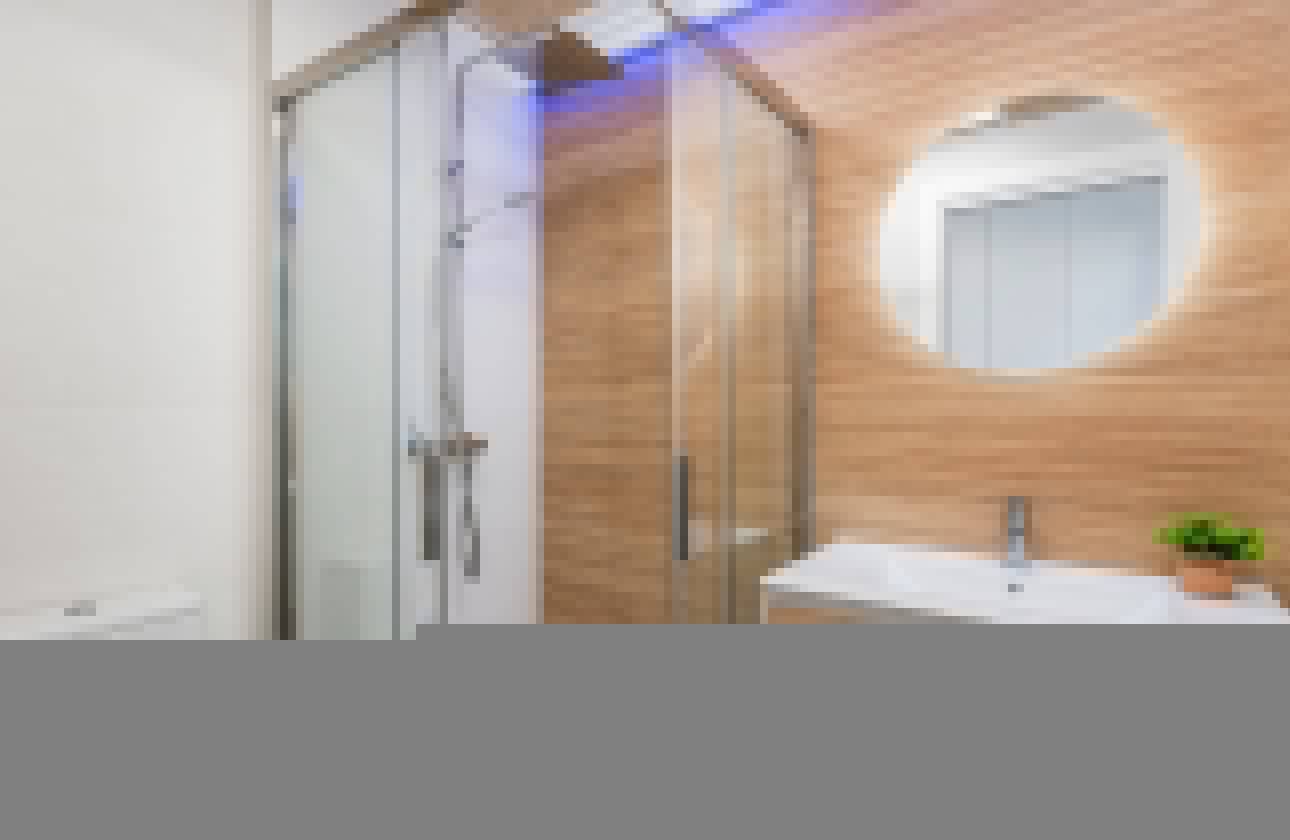 2 bedroom Bungalow for sale in Torrevieja with pool - € 285,000 (Ref: 9529513)