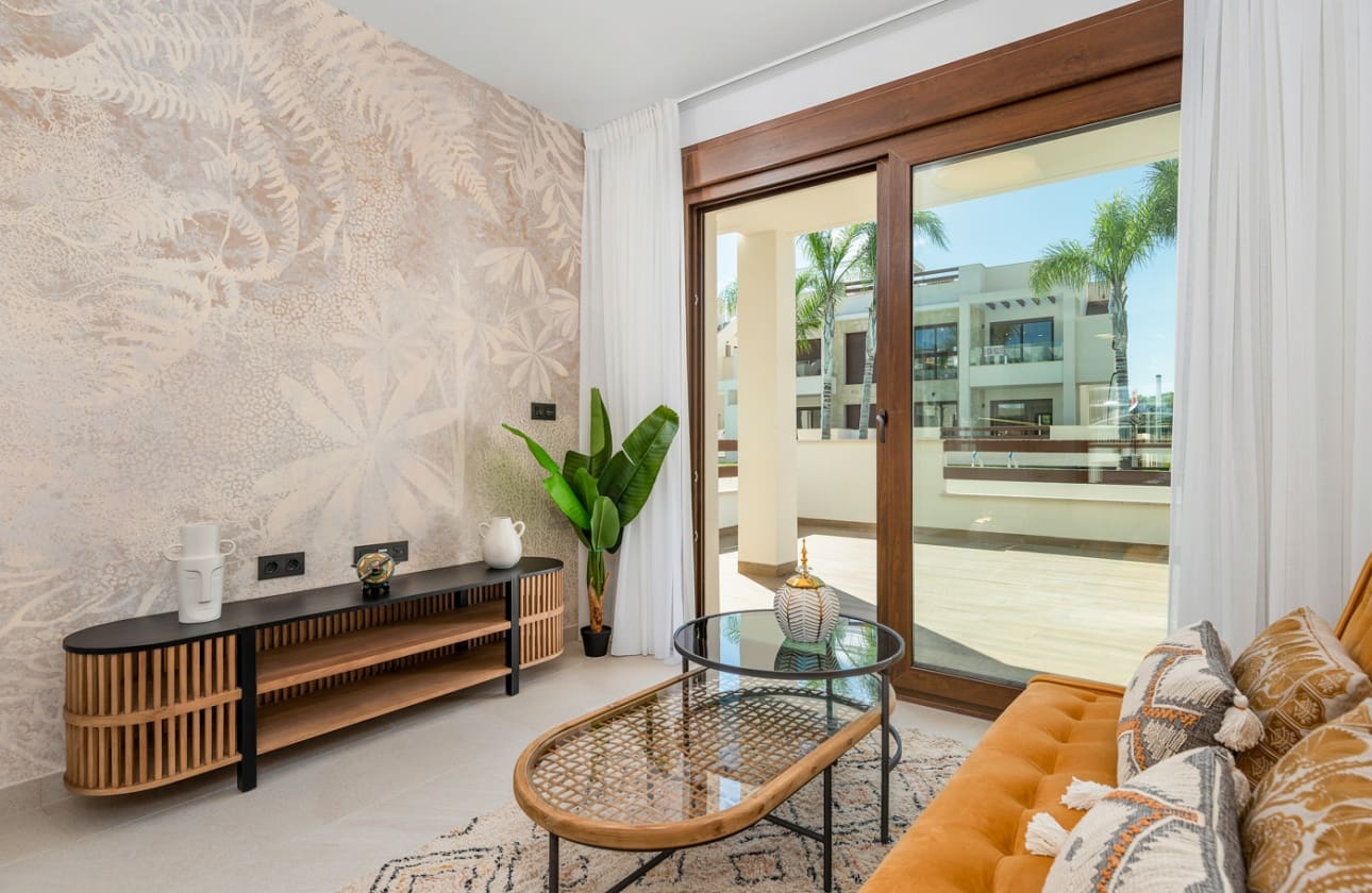 3 quarto Bungalow para venda em Torrevieja com piscina - 305 000 € (Ref: 9529516)