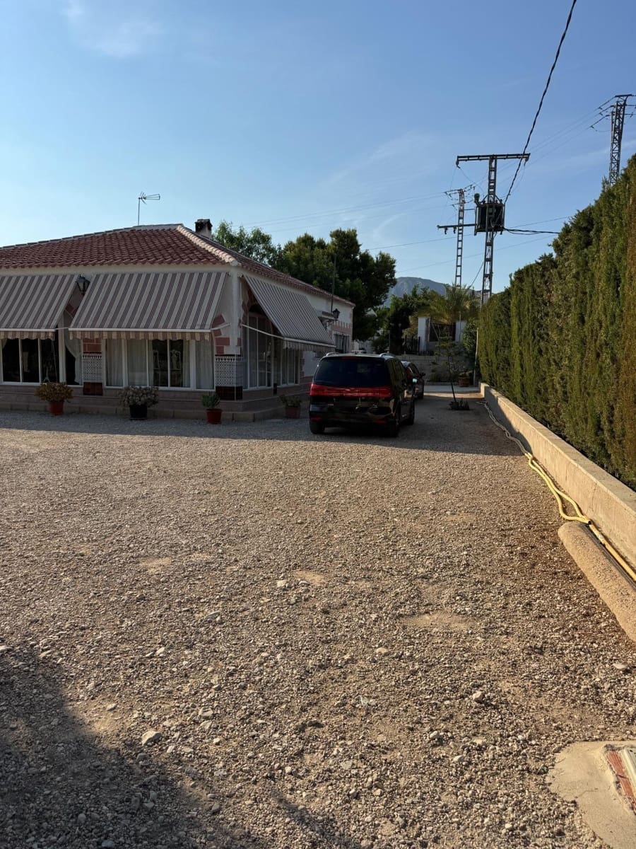 4 sovrum Villa till salu i Albatera med pool - 385 000 € (Ref: 9530013)