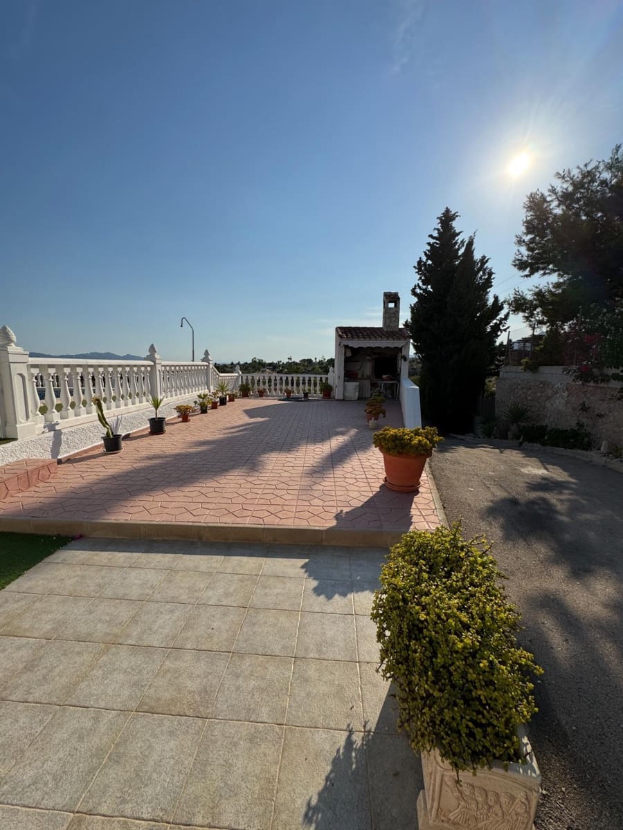 4 sovrum Villa till salu i Albatera med pool - 385 000 € (Ref: 9530013)