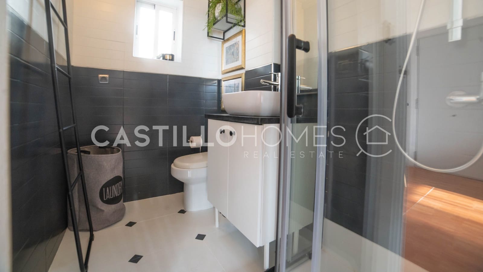 2 slaapkamer Bungalow te koop in Punta Prima met zwembad - € 132.000 (Ref: 9540875)