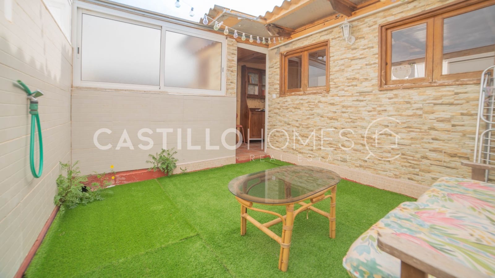 2 slaapkamer Bungalow te koop in Punta Prima met zwembad - € 132.000 (Ref: 9540875)