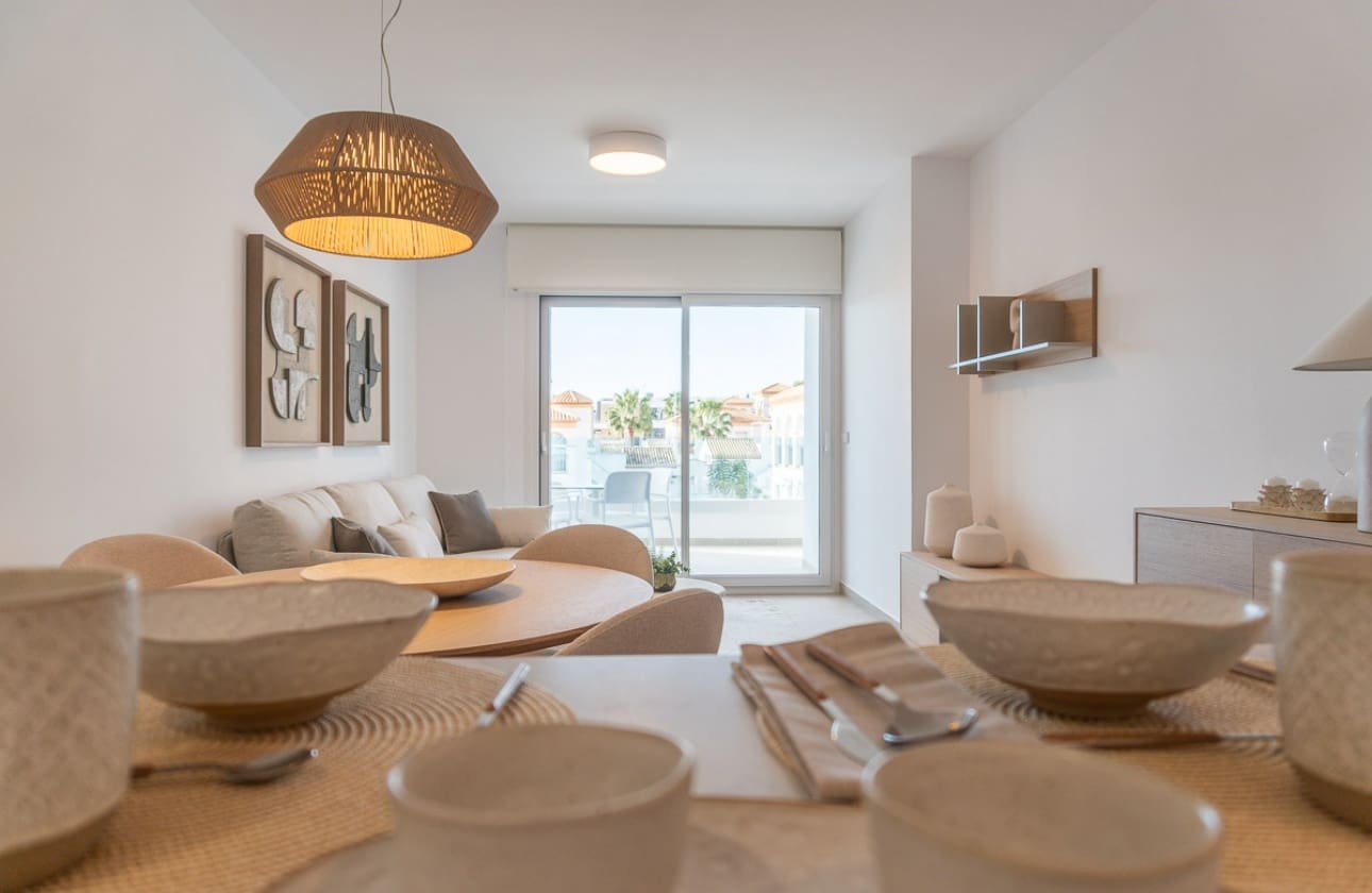 Bungalow de 2 habitaciones en Playa Flamenca en venta con piscina - 325.000 € (Ref: 9585195)