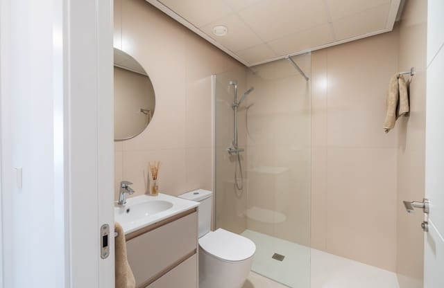 3 chambre Bungalow à vendre à Playa Flamenca, Orihuela avec piscine - 395 000 € (Ref: 9585195)