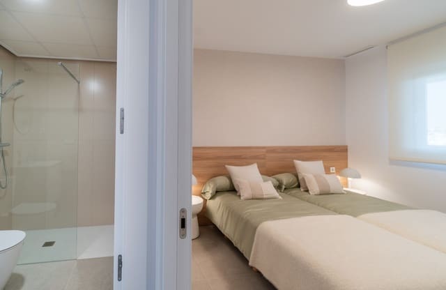 3 chambre Bungalow à vendre à Playa Flamenca, Orihuela avec piscine - 395 000 € (Ref: 9585195)