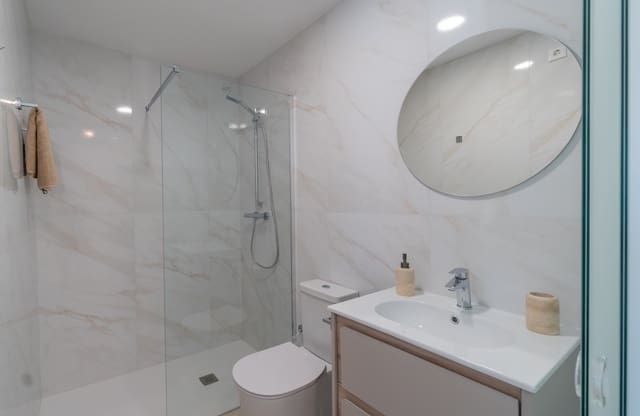 3 chambre Bungalow à vendre à Playa Flamenca, Orihuela avec piscine - 395 000 € (Ref: 9585195)