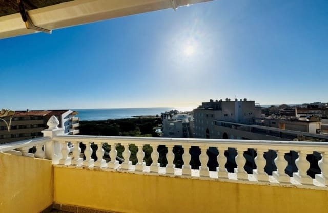3 bedroom Penthouse for sale in La Mata, Torrevieja with pool - € 470,000 (Ref: 9585198)