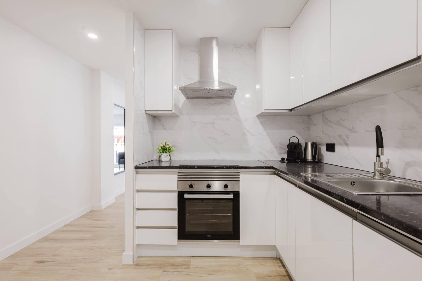 3 sypialnia Apartament przy plaży na sprzedaż w Torrevieja z basenem - 289 000 € (Ref: 9585200)