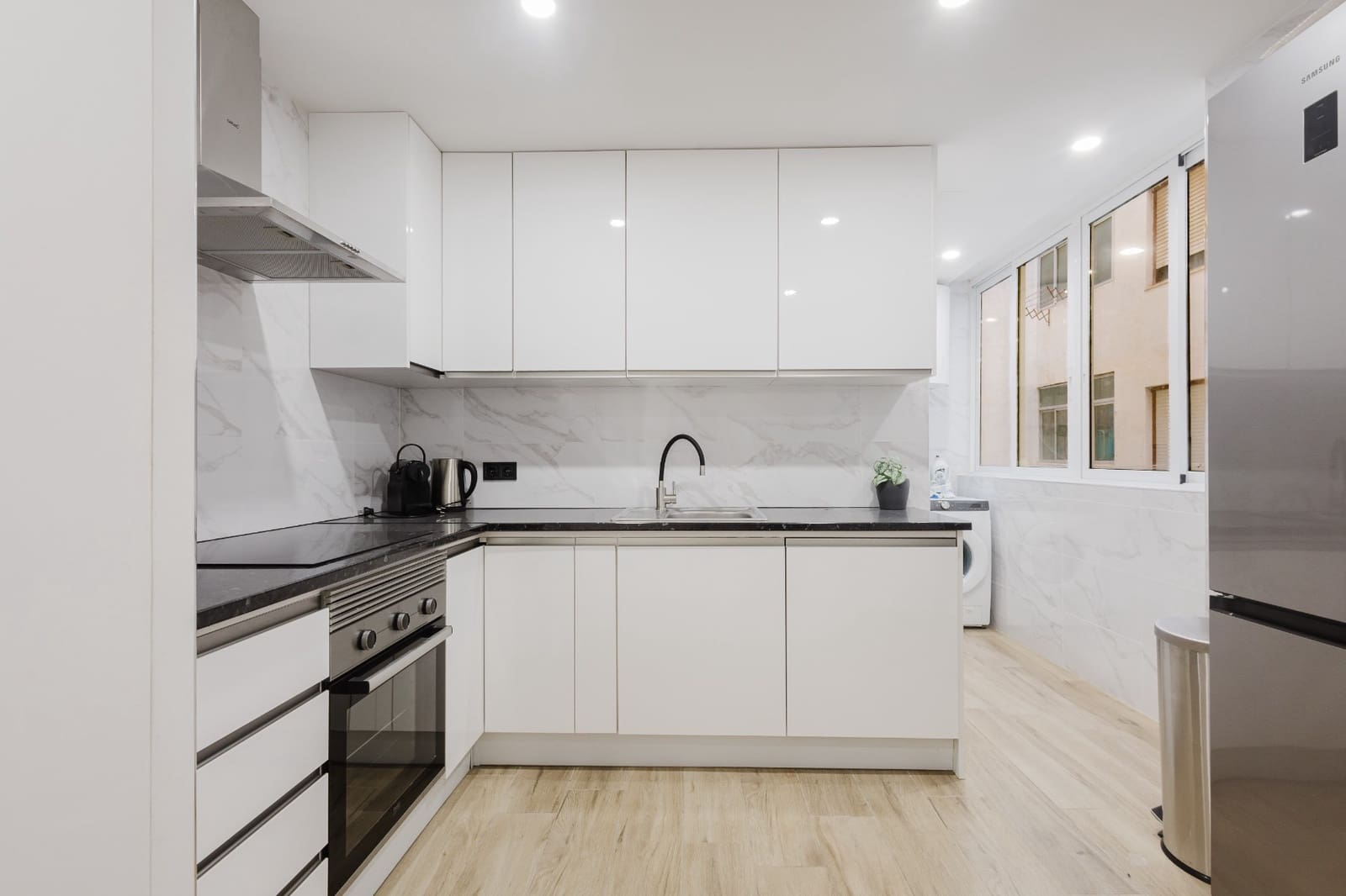 3 sypialnia Apartament przy plaży na sprzedaż w Torrevieja z basenem - 289 000 € (Ref: 9585200)