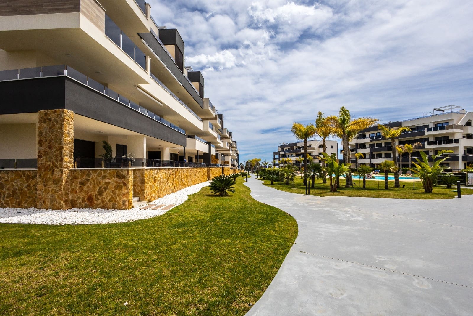 2 Zimmer Penthouse zu verkaufen in Orihuela Costa mit Garage - 599.000 € (Ref: 9590909)