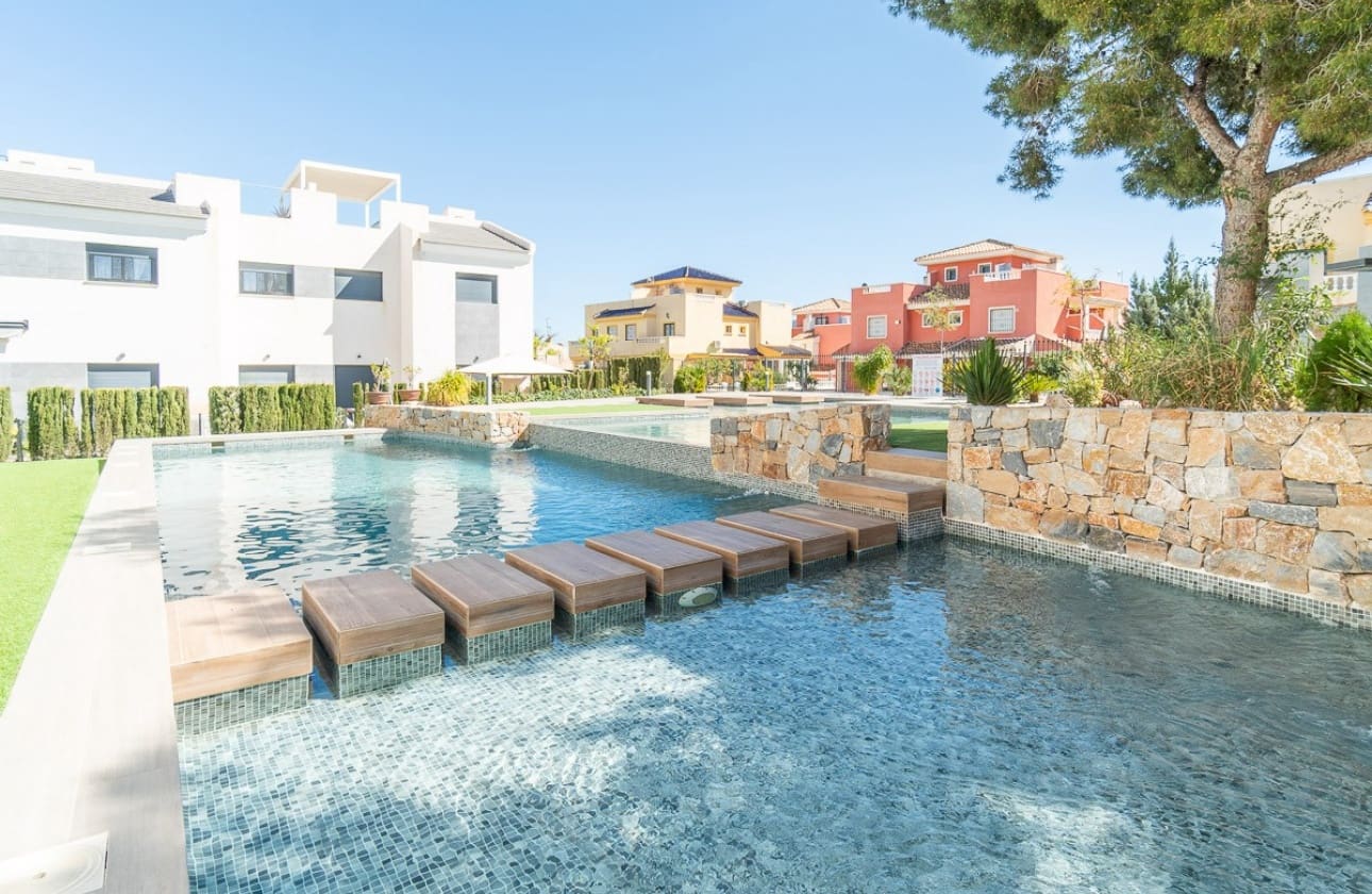 3 soveværelse Bungalow til salg i Los Balcones med swimmingpool - € 270.000 (Ref: 9594550)