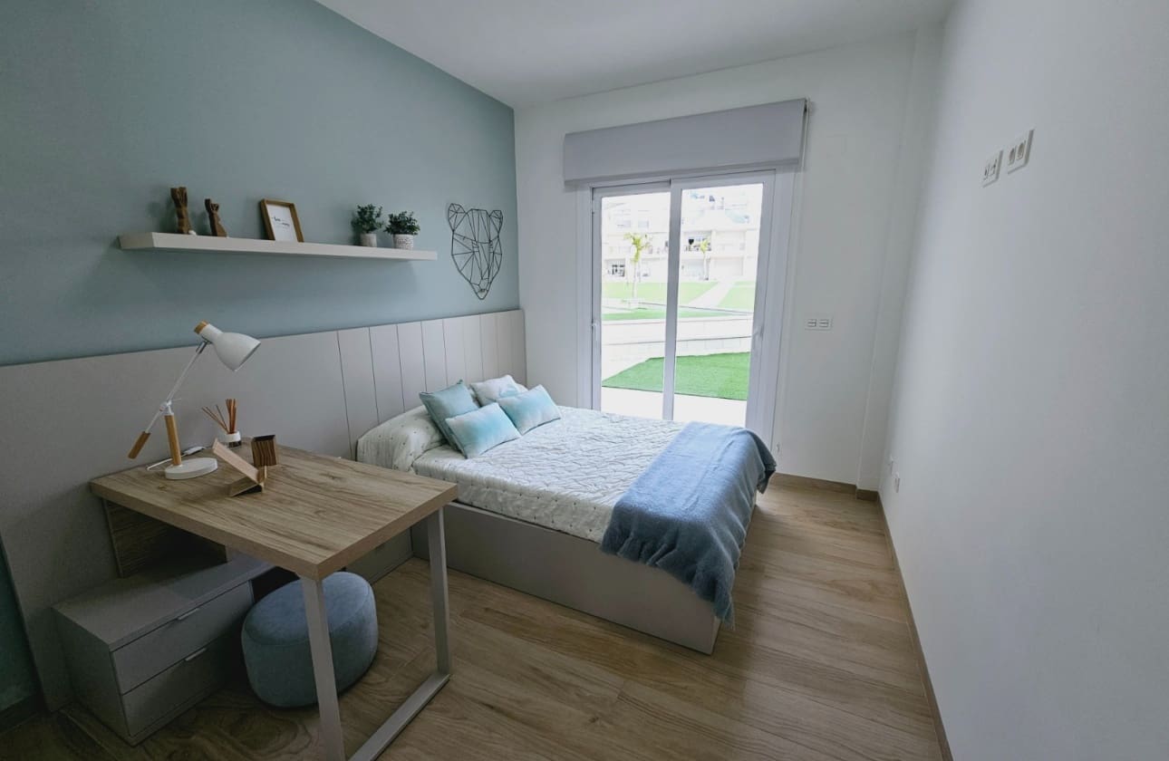 2 makuuhuone Huoneisto myytävänä paikassa El Raso mukana uima-altaan - 274 000 € (Ref: 9594554)