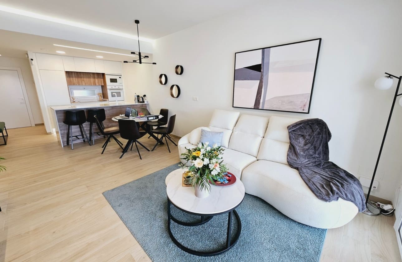 2 makuuhuone Huoneisto myytävänä paikassa El Raso mukana uima-altaan - 274 000 € (Ref: 9594554)