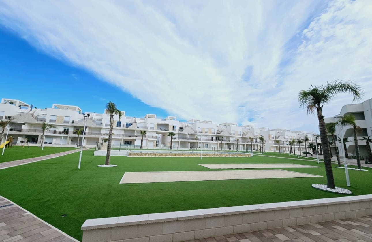 2 makuuhuone Huoneisto myytävänä paikassa El Raso mukana uima-altaan - 274 000 € (Ref: 9594554)