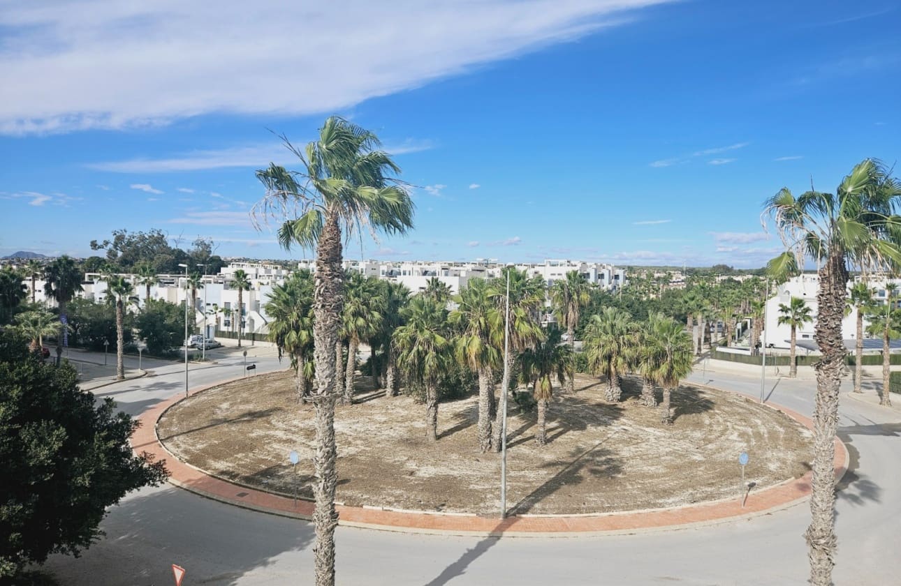 2 makuuhuone Huoneisto myytävänä paikassa El Raso mukana uima-altaan - 274 000 € (Ref: 9594554)