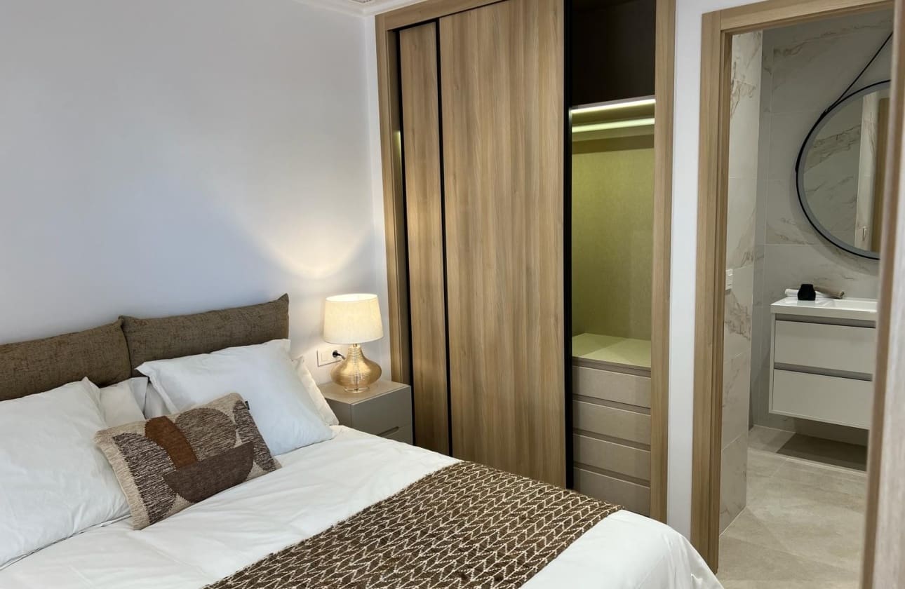 3 sypialnia Apartament na sprzedaż w El Raso z basenem garażem - 299 000 € (Ref: 9594556)