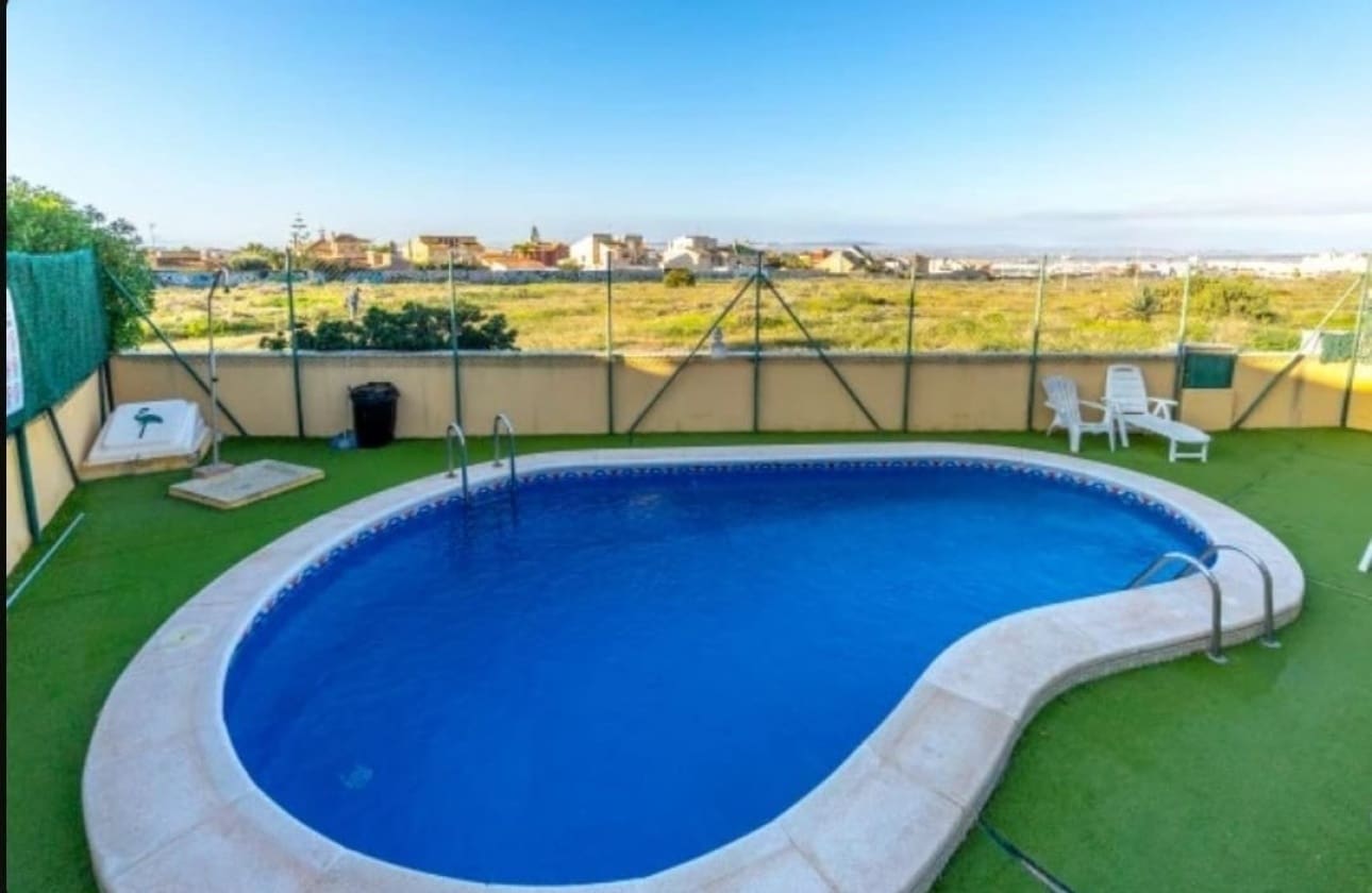 3 chambre Maison de Ville à vendre à Torrevieja avec piscine garage - 235 000 € (Ref: 9594560)