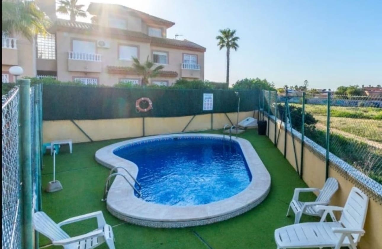3 chambre Maison de Ville à vendre à Torrevieja avec piscine garage - 235 000 € (Ref: 9594560)