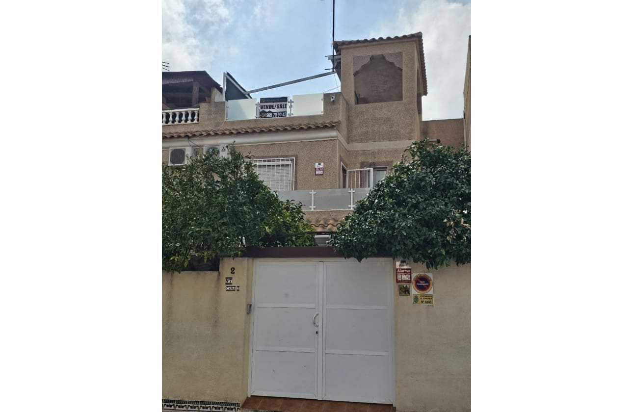 3 chambre Maison de Ville à vendre à Torrevieja avec piscine garage - 235 000 € (Ref: 9594560)