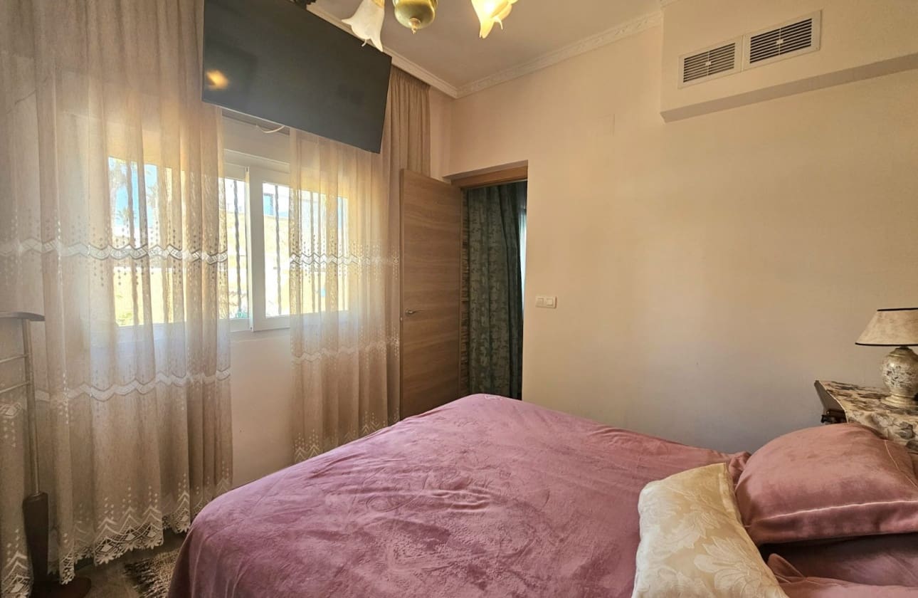 3 chambre Villa/Maison à vendre à La Mata avec garage - 495 000 € (Ref: 9594563)