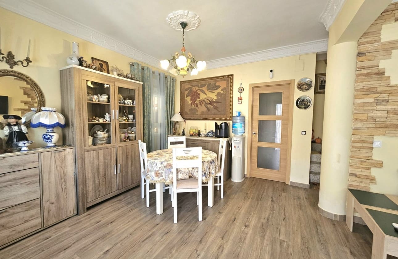 3 chambre Villa/Maison à vendre à La Mata avec garage - 495 000 € (Ref: 9594563)