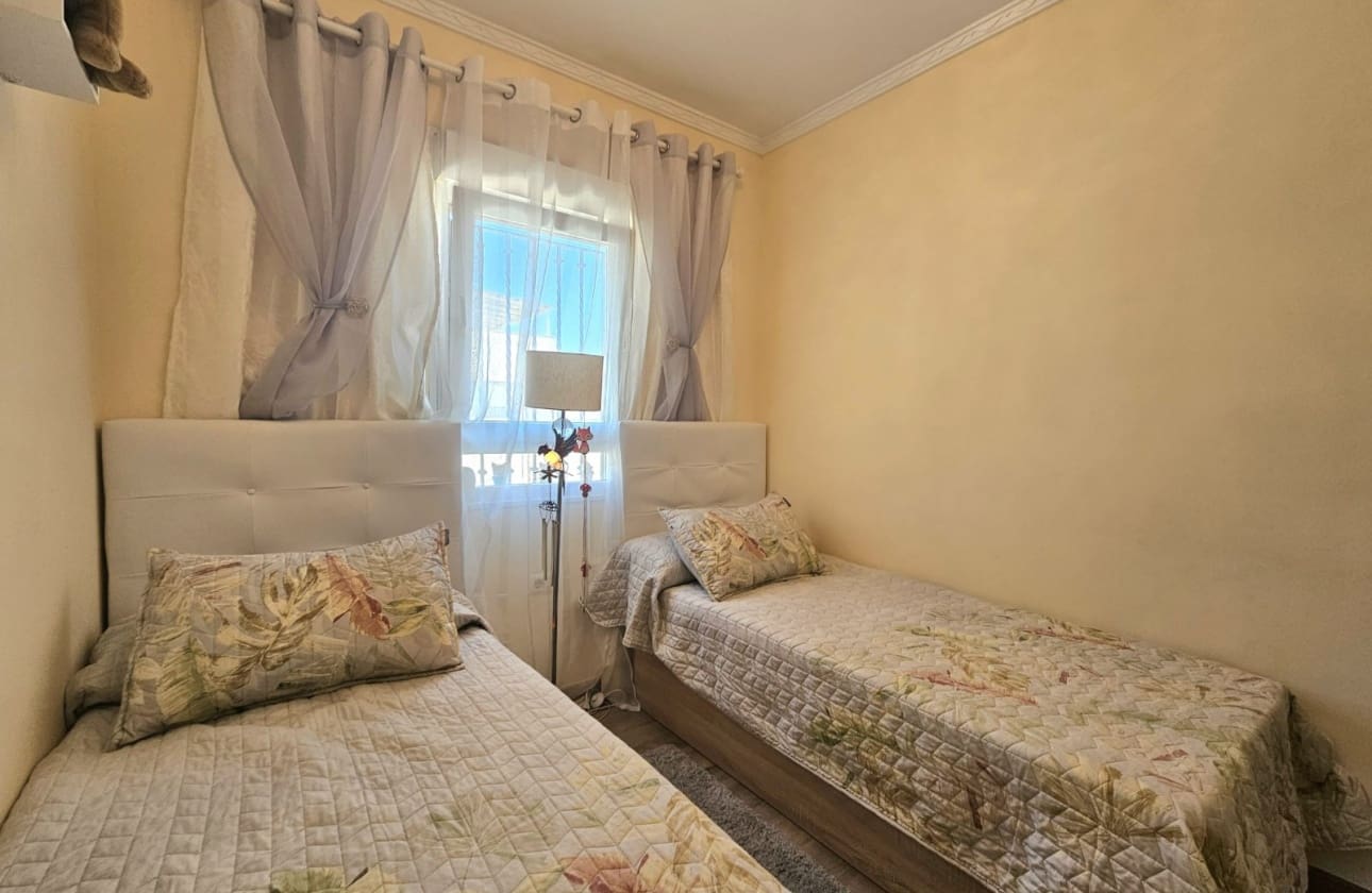 3 chambre Villa/Maison à vendre à La Mata avec garage - 495 000 € (Ref: 9594563)