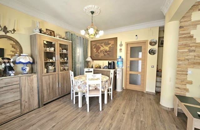 3 soverom Villa til salgs i La Mata, Torrevieja med garasje - € 495 000 (Ref: 9594563)