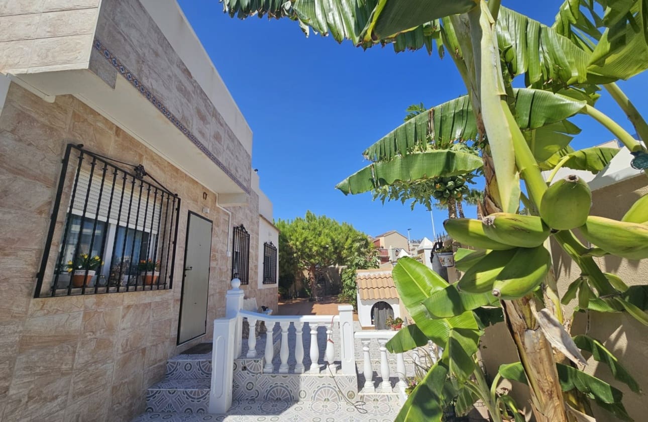 3 chambre Villa/Maison à vendre à La Mata avec garage - 495 000 € (Ref: 9594563)