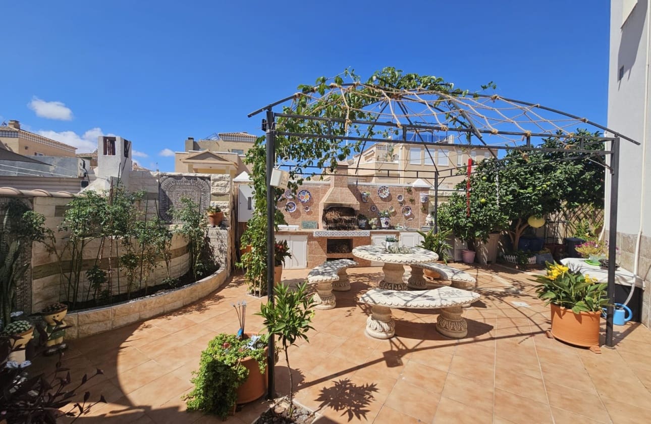 3 chambre Villa/Maison à vendre à La Mata avec garage - 495 000 € (Ref: 9594563)