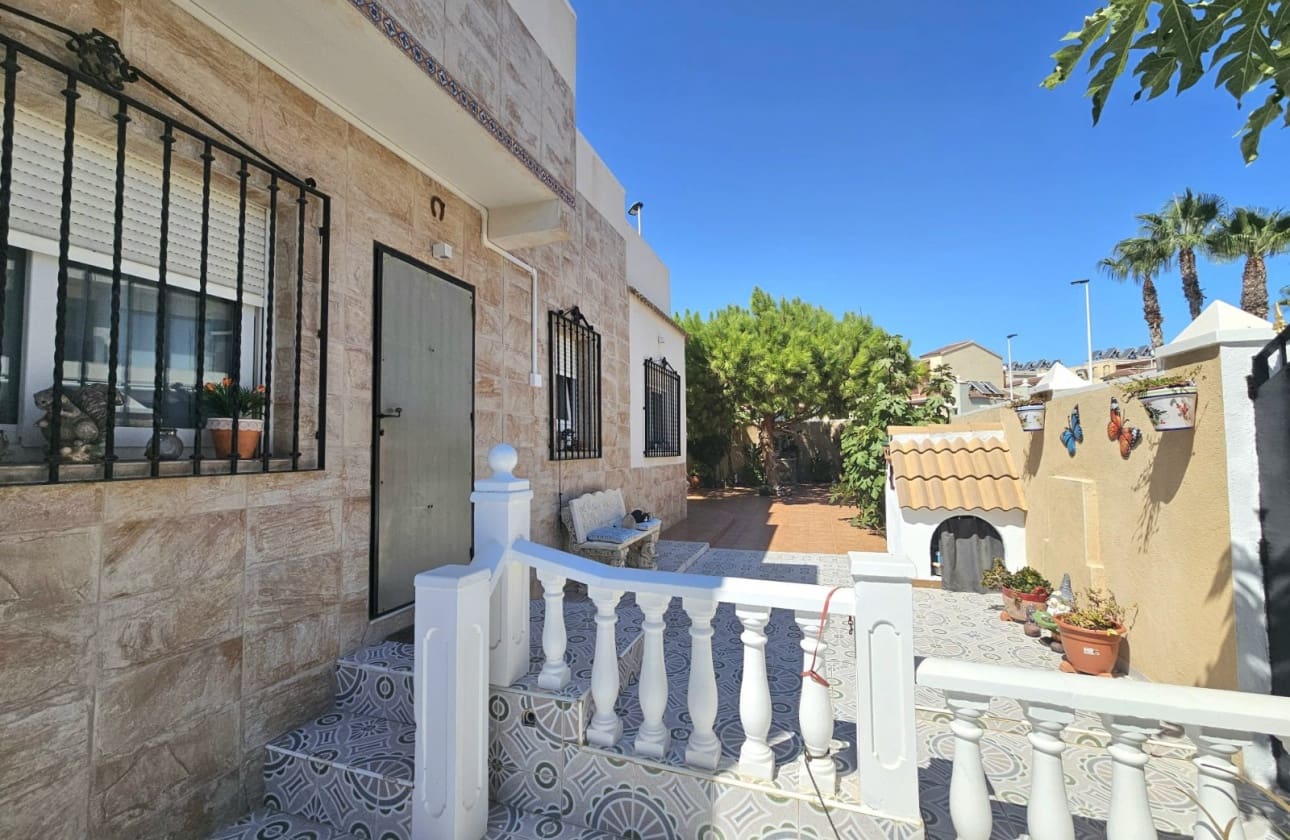 3 chambre Villa/Maison à vendre à La Mata avec garage - 495 000 € (Ref: 9594563)
