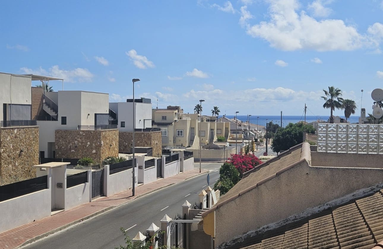 3 chambre Villa/Maison à vendre à La Mata avec garage - 495 000 € (Ref: 9594563)