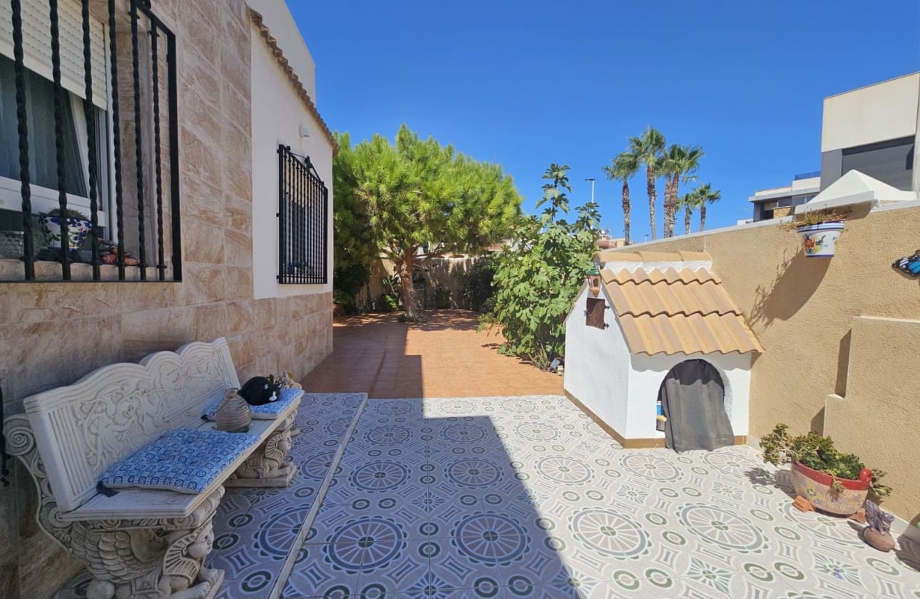 3 chambre Villa/Maison à vendre à La Mata avec garage - 495 000 € (Ref: 9594563)