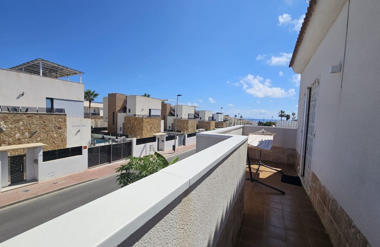 3 chambre Villa/Maison à vendre à La Mata avec garage - 495 000 € (Ref: 9594563)